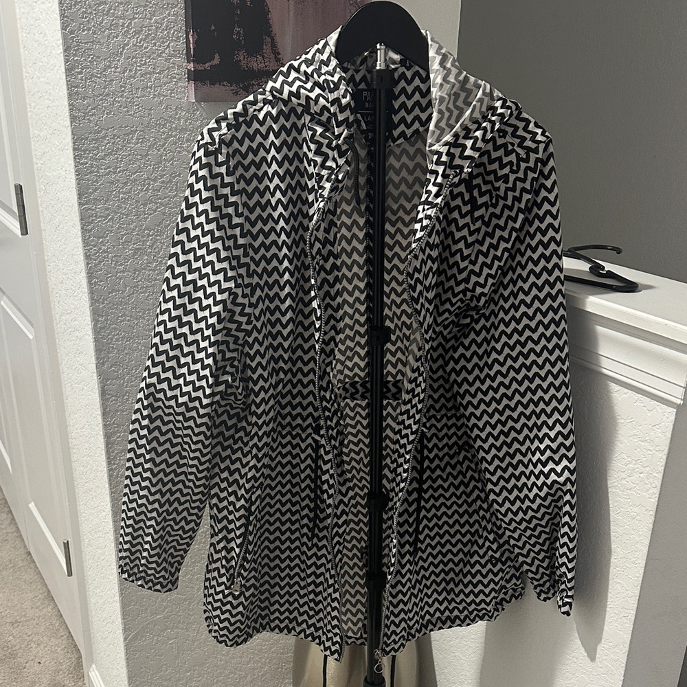 Chic Chevron Patterned Rain/Windbreaker Jacket Bn… - image 1